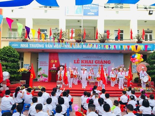Lễ khai giảng năm học mới 2022 - 2023 trường Tiểu học Thị trấn Trâu Quỳ